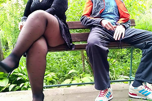 Unfamiliar Milf In Pantyhose Jerked Off My Cock In The Park On A Bench
